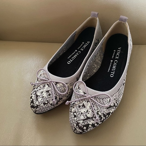 NEW Vince Camuto Flanna Washable Flats - Picture 2 of 12